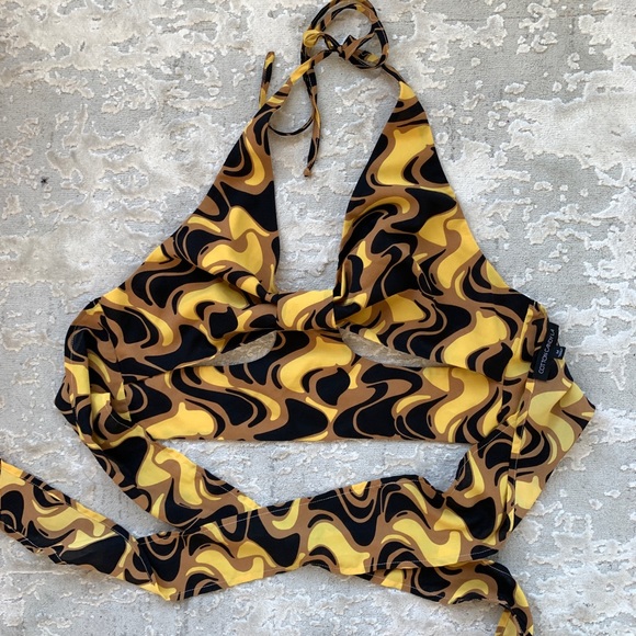 Cotton candy LA Swirl Halter Crop Top with Cut outs - Picture 3 of 3